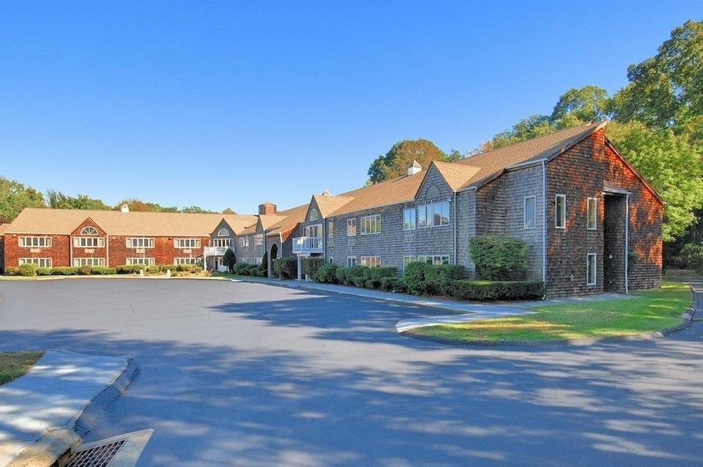 Econo Lodge Inn & Suites 格罗顿 外观 照片