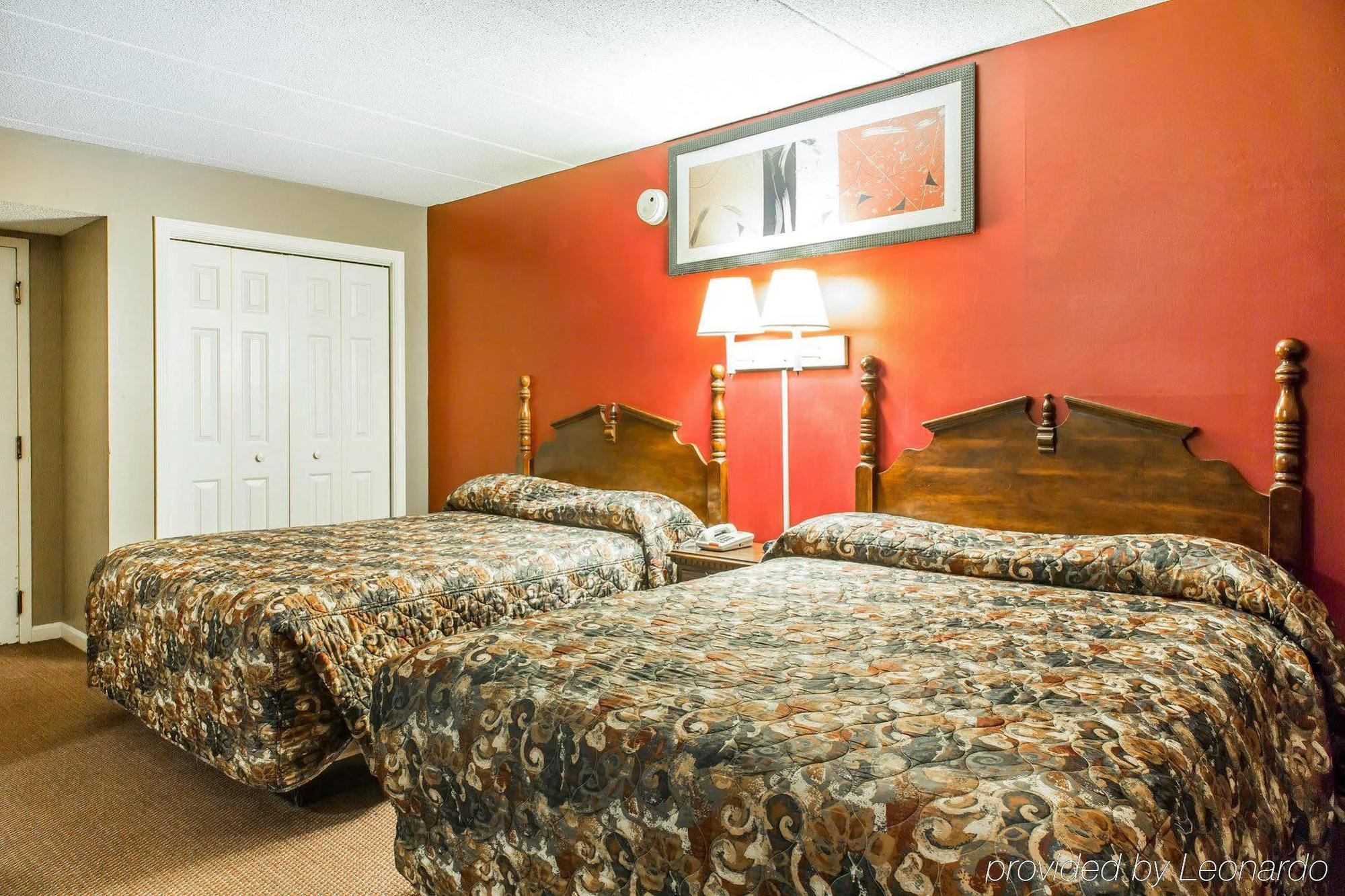 Econo Lodge Inn & Suites 格罗顿 外观 照片