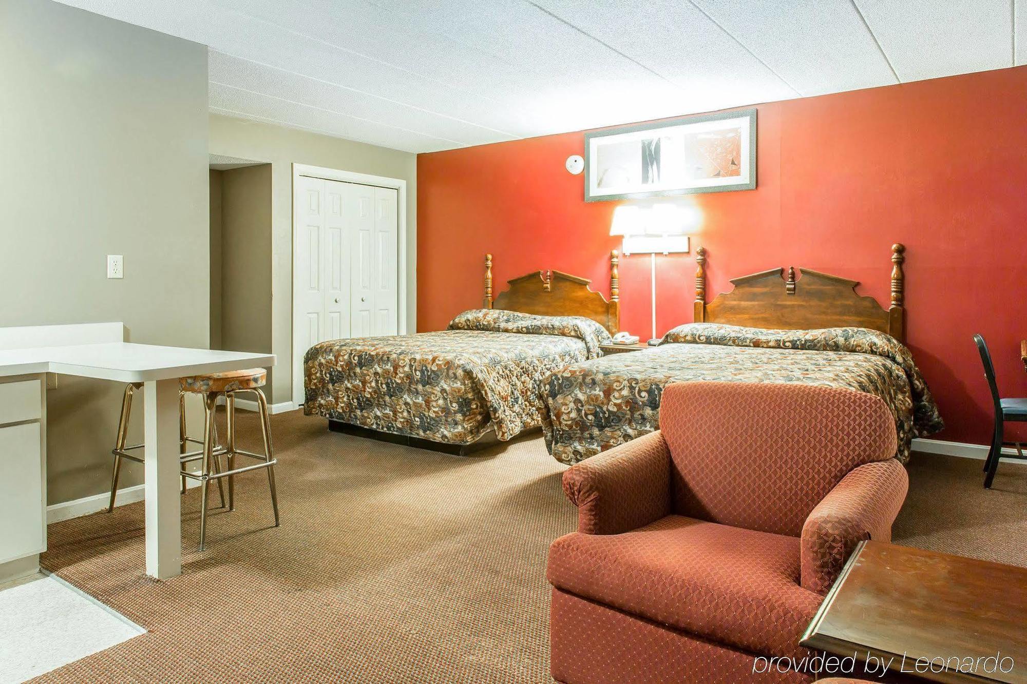 Econo Lodge Inn & Suites 格罗顿 外观 照片