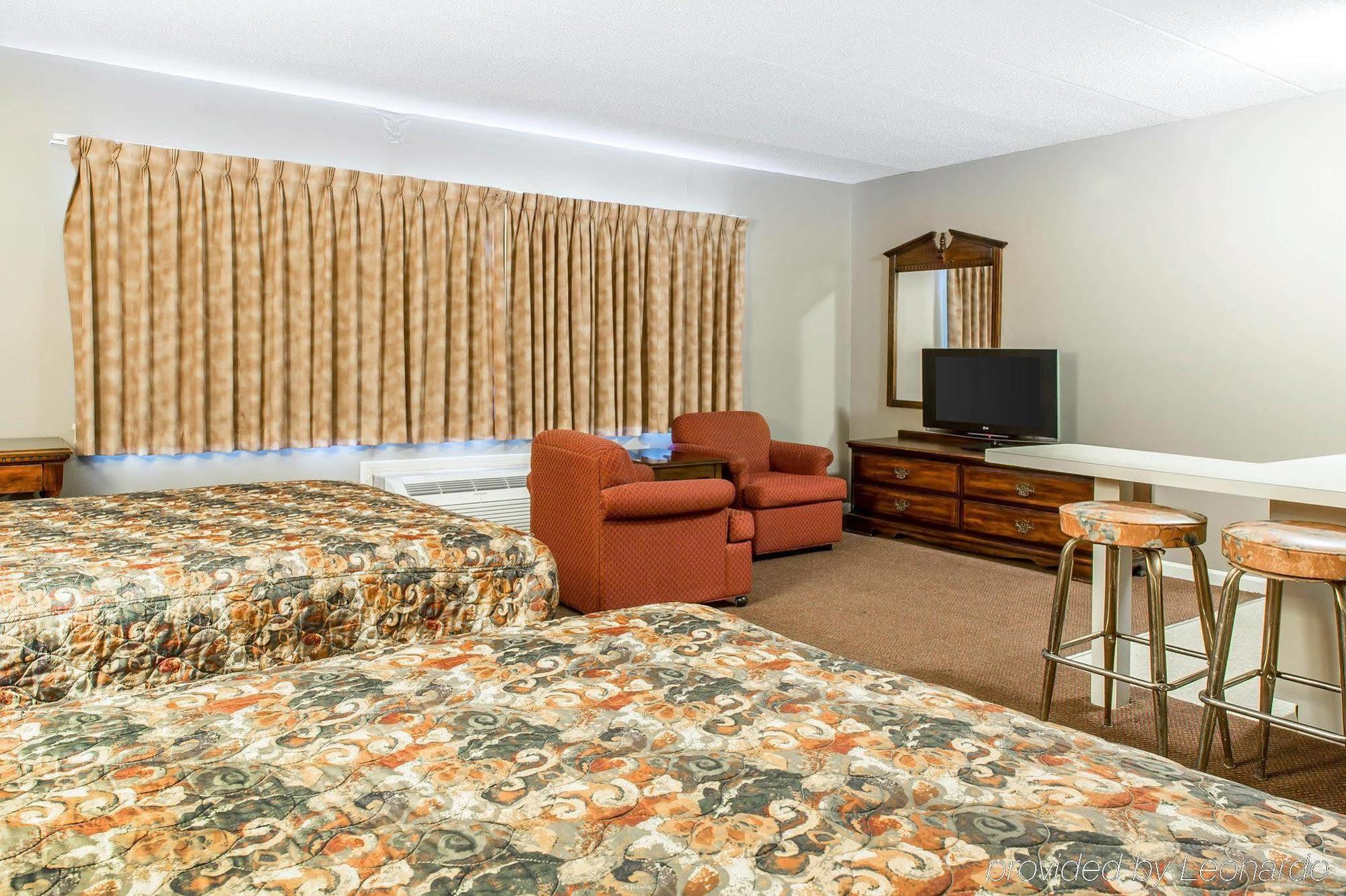 Econo Lodge Inn & Suites 格罗顿 外观 照片