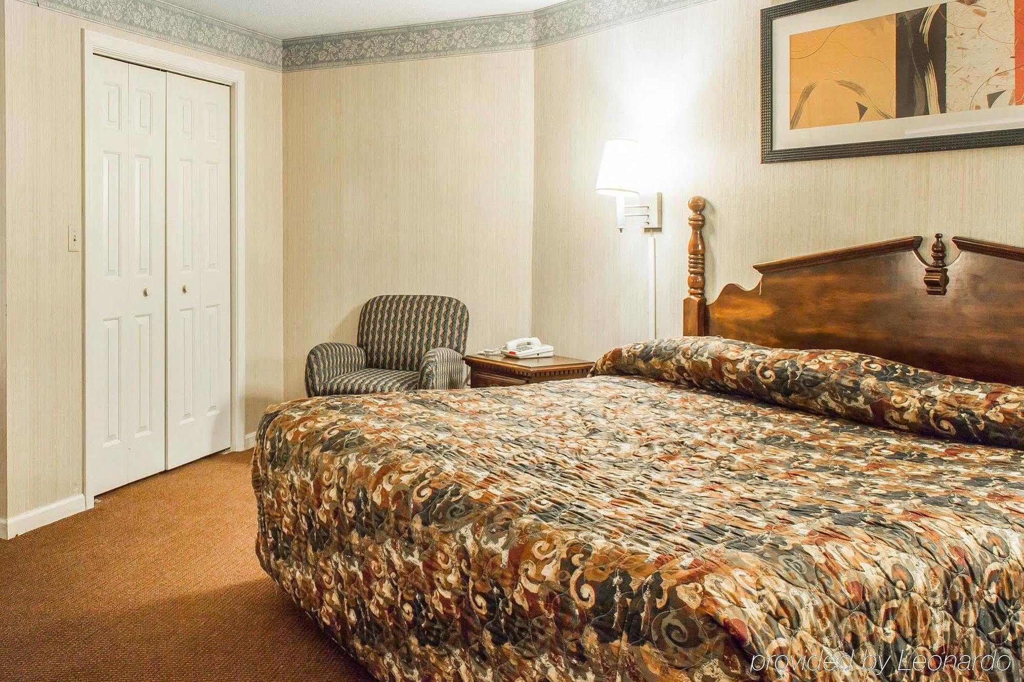 Econo Lodge Inn & Suites 格罗顿 外观 照片