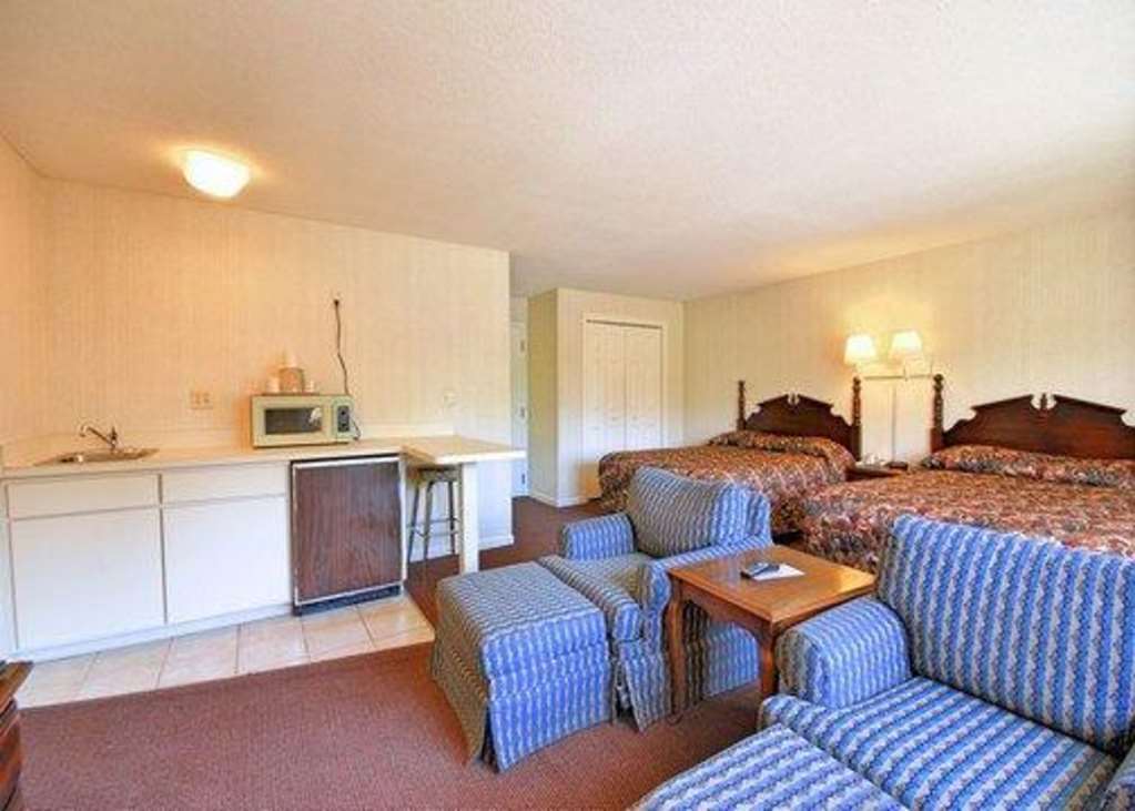 Econo Lodge Inn & Suites 格罗顿 客房 照片