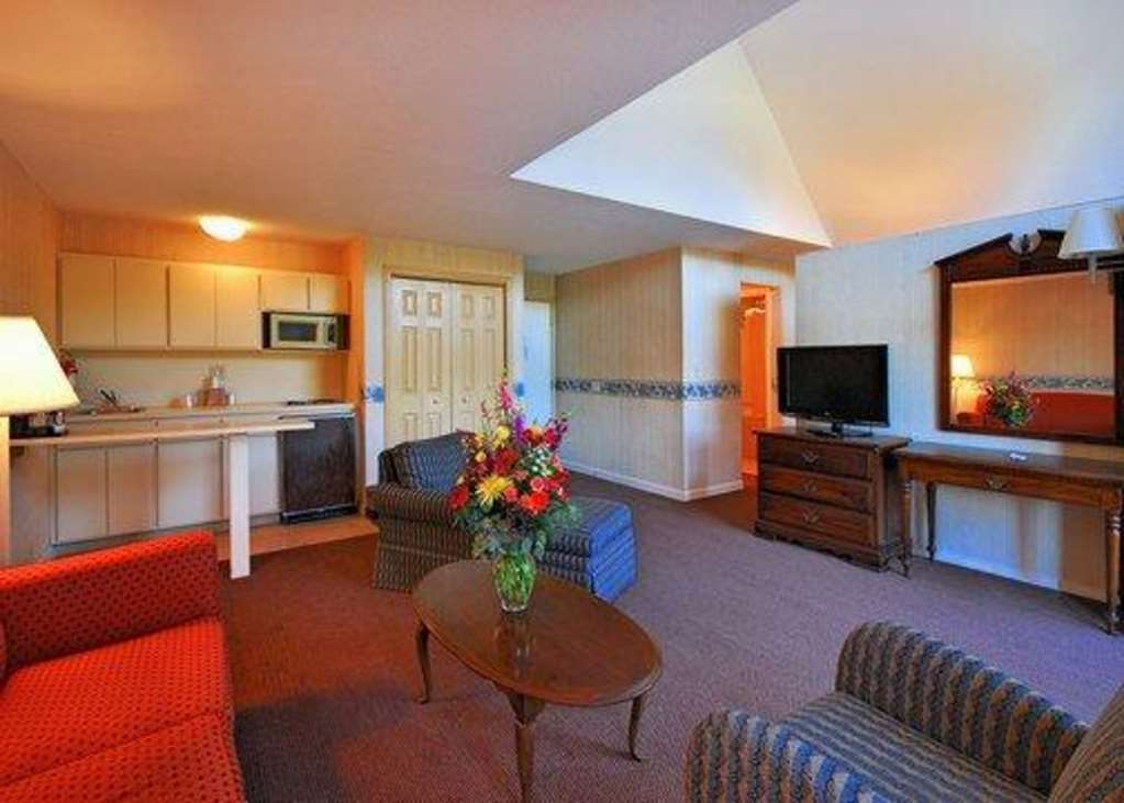 Econo Lodge Inn & Suites 格罗顿 客房 照片