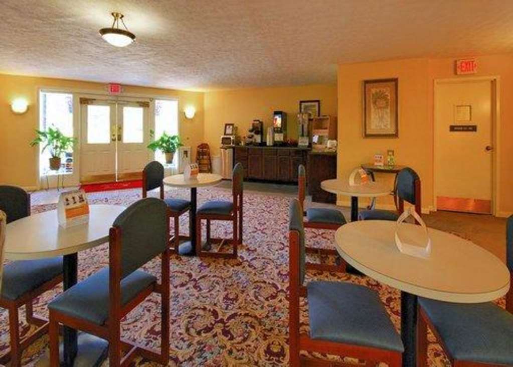Econo Lodge Inn & Suites 格罗顿 餐厅 照片